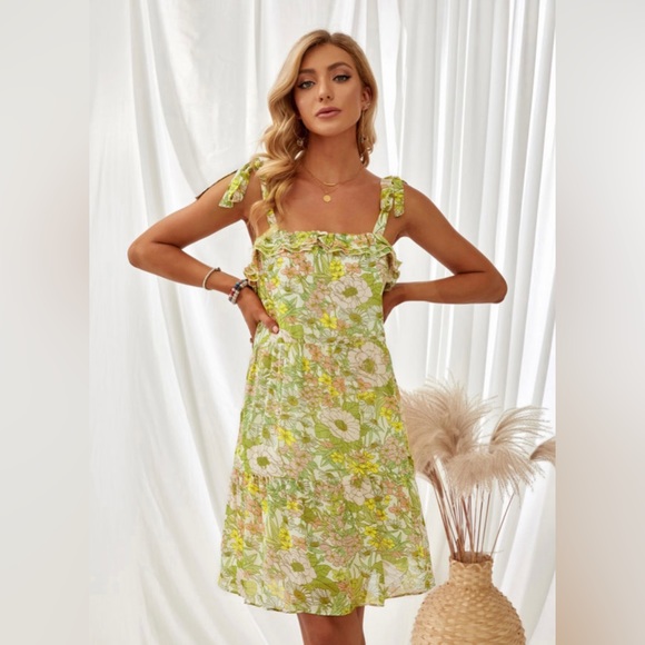 Dresses & Skirts - #23 Boho Floral Chiffon Tie Dress